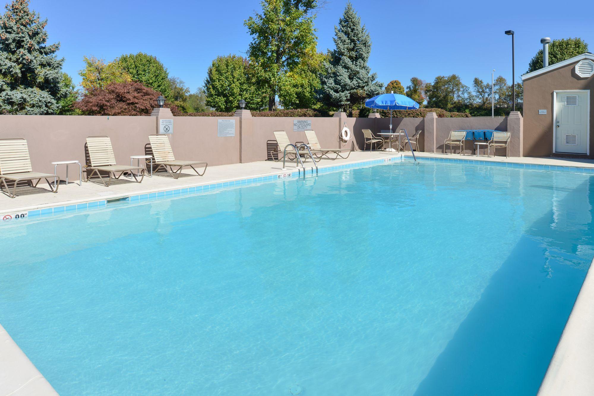 Fairfield & By Marriott Lexington Georgetown/college 3*