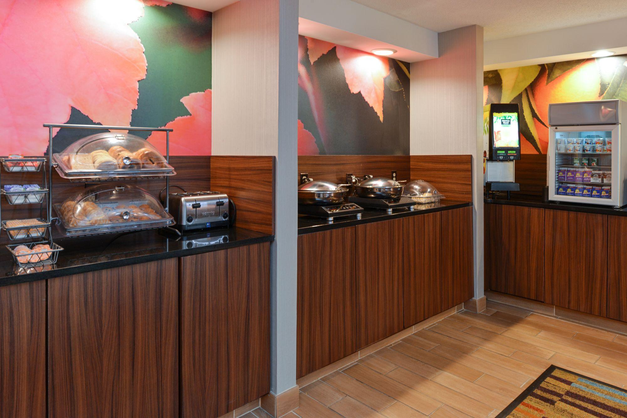 Fairfield & By Marriott Lexington Georgetown/college