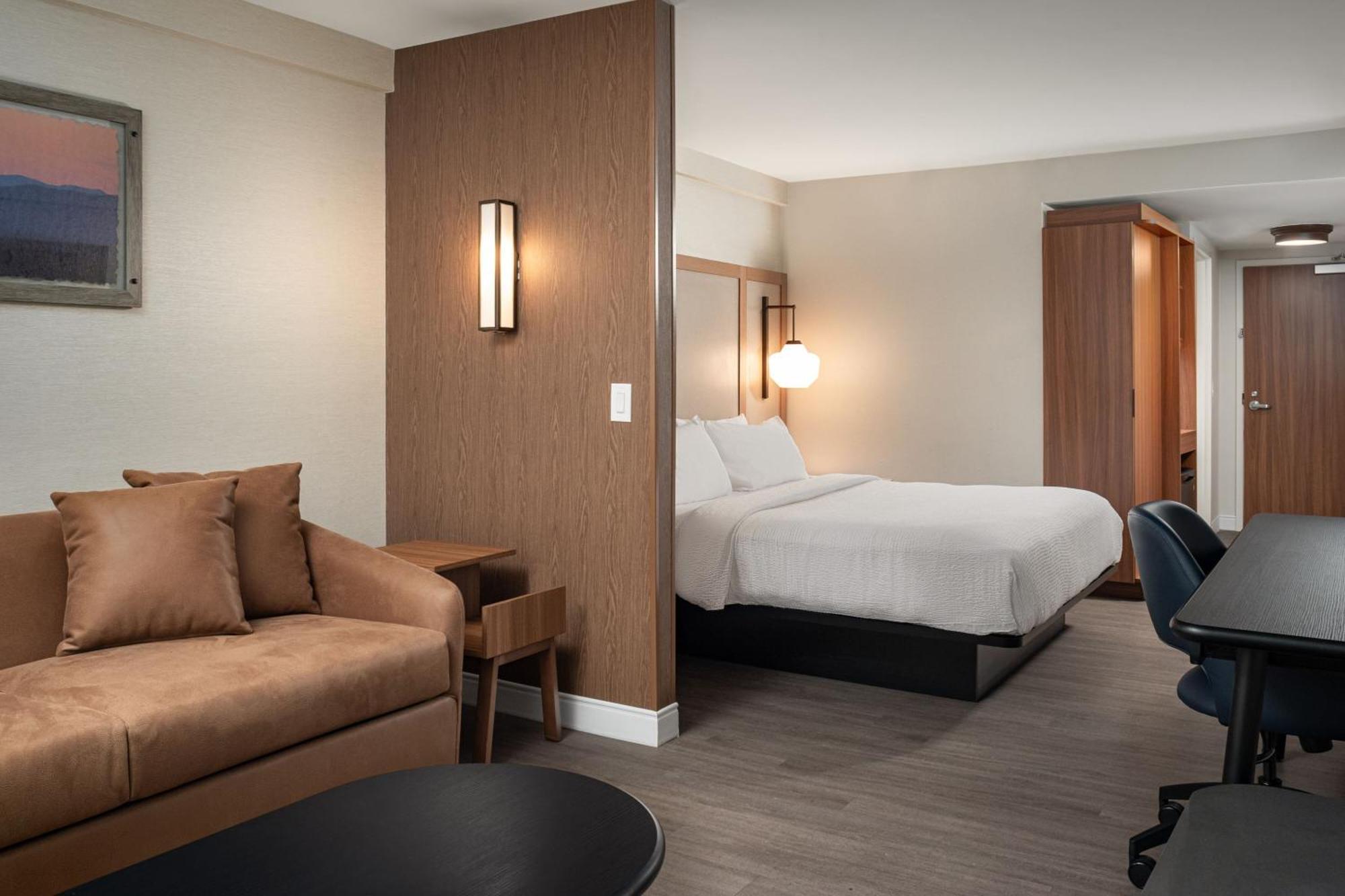 Hotel Fairfield & By Marriott Lexington Georgetown/college 3*