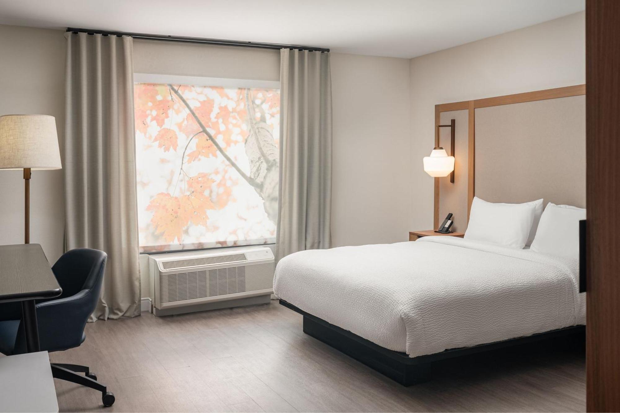 Fairfield & By Marriott Lexington Georgetown/college