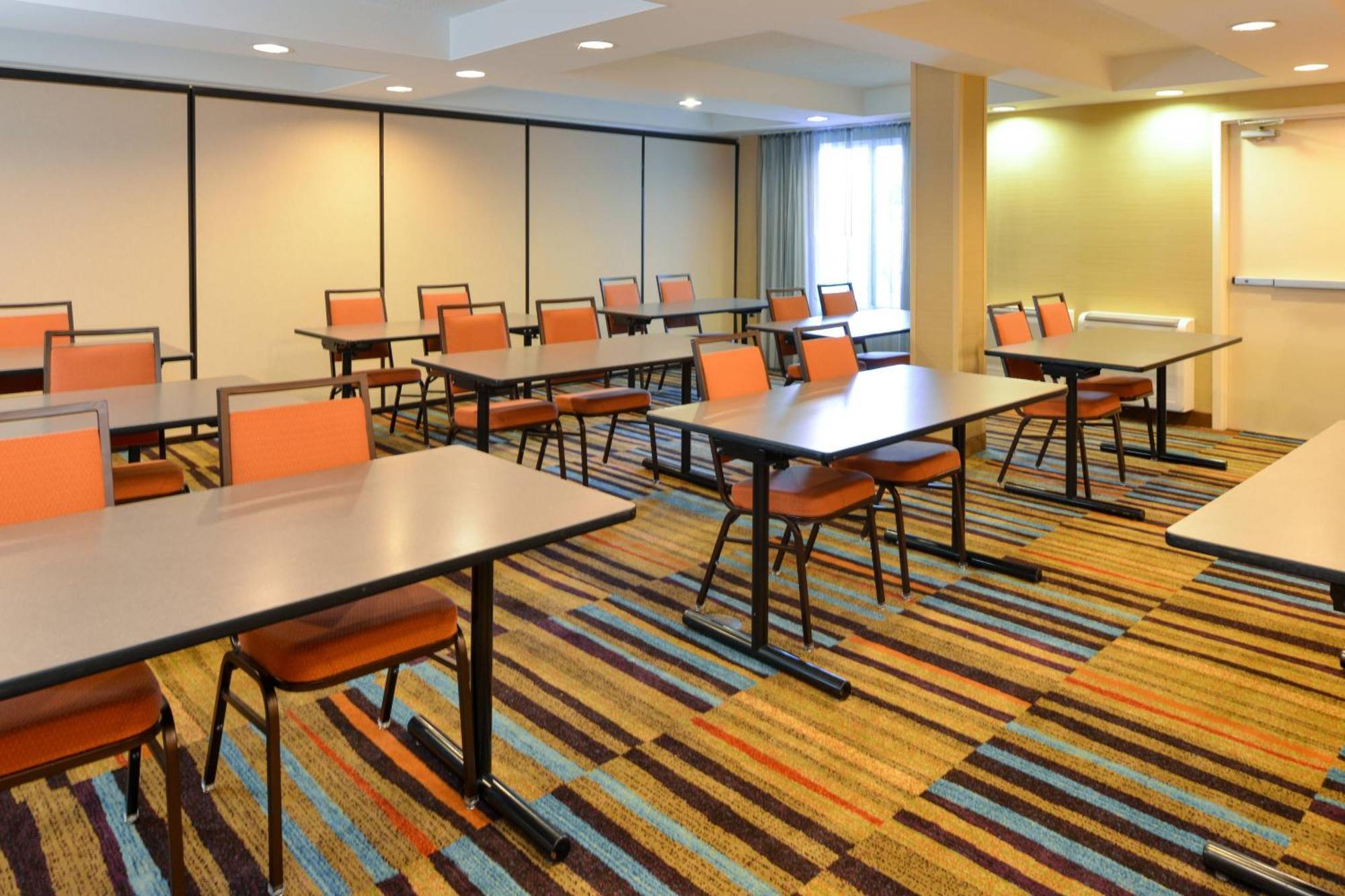 Hotel Fairfield & By Marriott Lexington Georgetown/college 3*