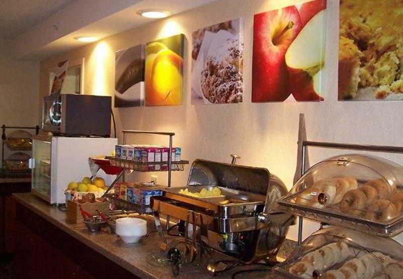 Fairfield & By Marriott Lexington Georgetown/college 3*