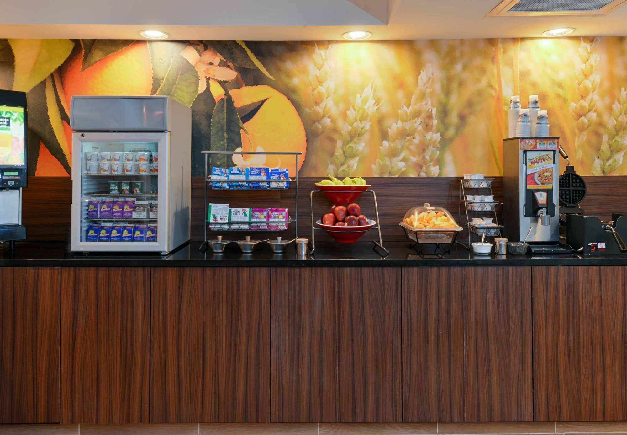 Hotel Fairfield & By Marriott Lexington Georgetown/college